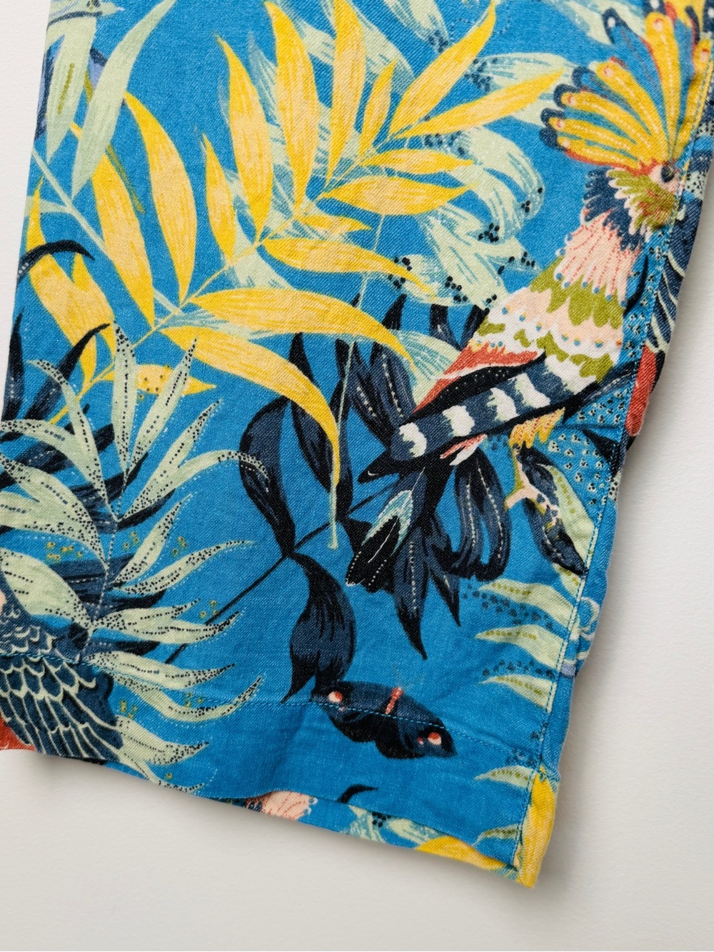Colette Cropped Linen Wide-Leg Pants in Tropical Blue - Picture 7 of 16
